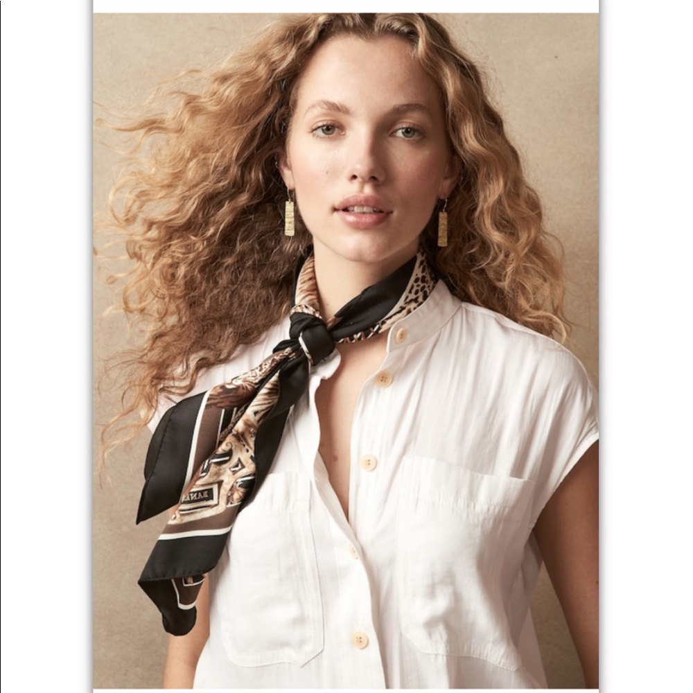 SOLD New With Tags Banana Republic Sleeveless Shirt. White Size S #772555